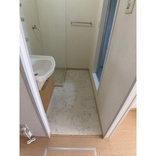 オワゾーモンターニュ（105） 玄関