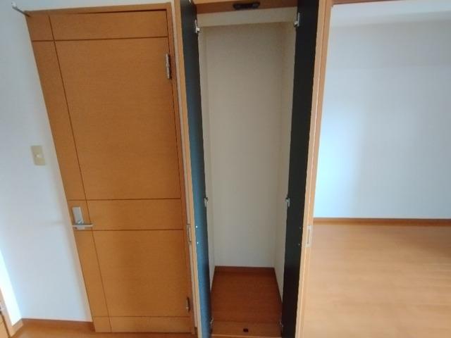 アネックス若松（402） 収納