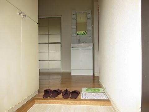 ニューハイツ（205） 玄関