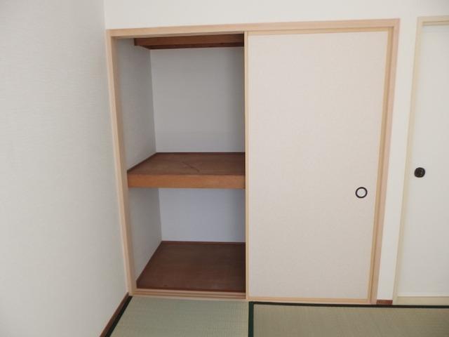 メゾンサンライフ（102） 収納