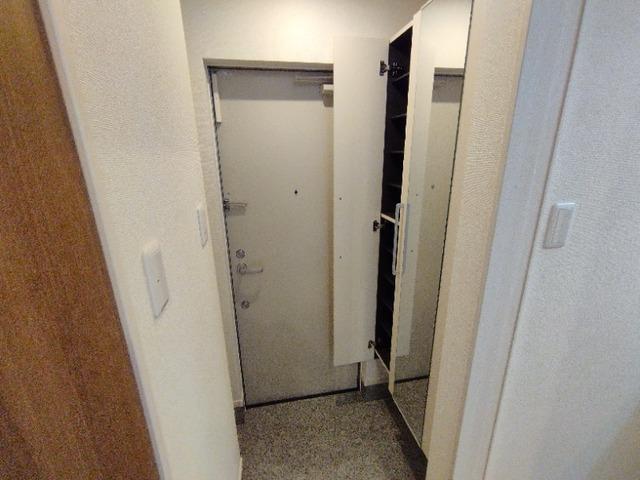 グランシュテル（108） 玄関