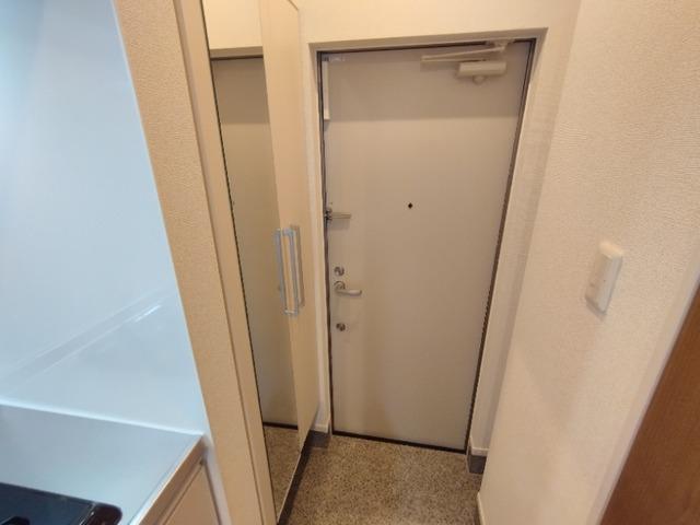 グランシュテル（103） 玄関
