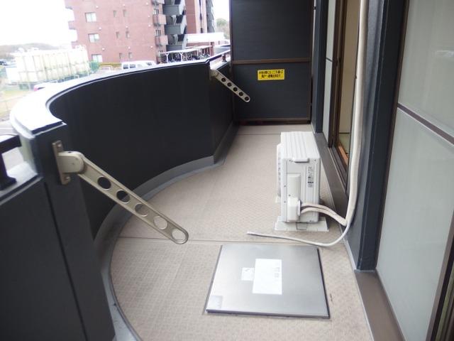 天神山マンションⅡ号館（210） バルコニー