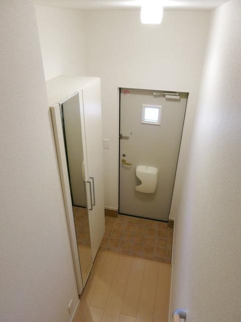 ヴィサージュ（202） 玄関