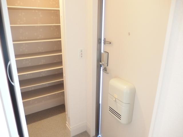 岡崎市柱曙一戸建 玄関