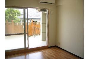 ＰＯＧＧＩＯ　ＡＬ　ＳＯＬＥ　ＴＲＥ（102） リビング