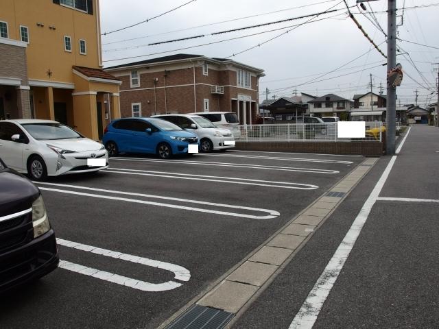 プリムローズⅡ（101） 駐車場