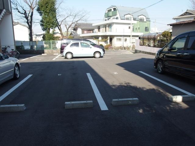 ハイツ柿田（202） 駐車場