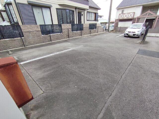 ファミールゆう（3） 駐車場