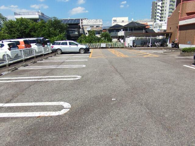 アルバ美合（305） 駐車場