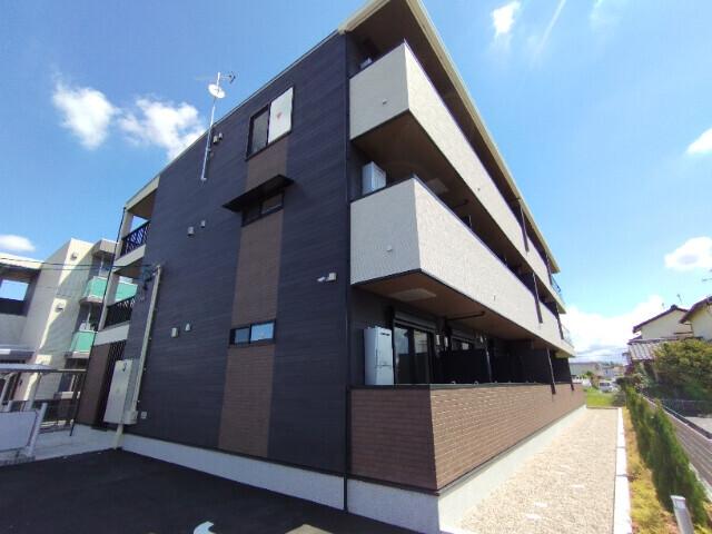 大門駅より徒歩30分 築1年2ヶ月 3階建の賃貸物件