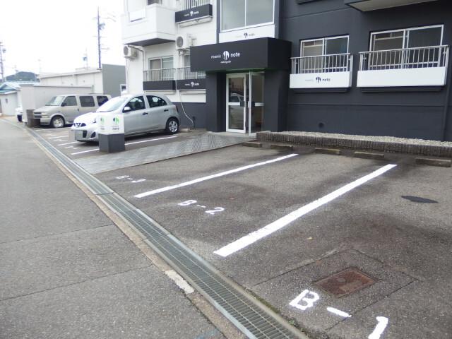 ルーミックノート緑丘（A2） 駐車場