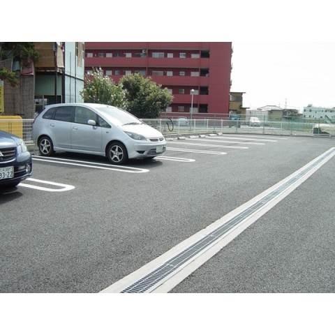 リフティー井上Ｂ（105） 駐車場