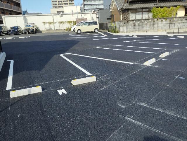 Ｐｏｔｅａｕ　ｄｕ　南屋敷（305） 駐車場