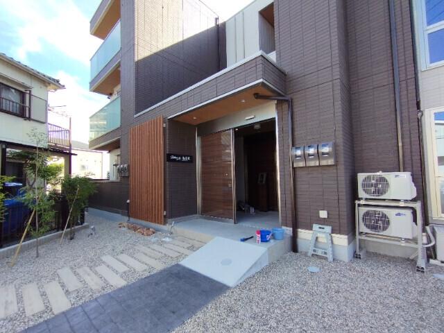 Ｐｏｔｅａｕ　ｄｕ　南屋敷（305） エントランス