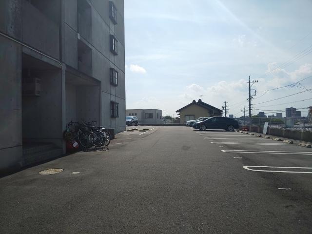 グランドビュー大池（307） 駐車場