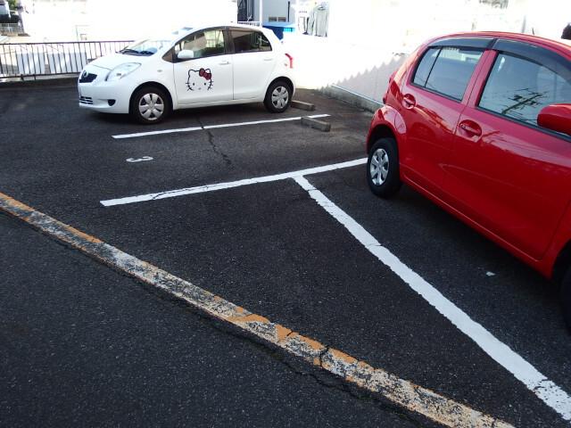 メゾン西大平Ⅱ（205） 駐車場