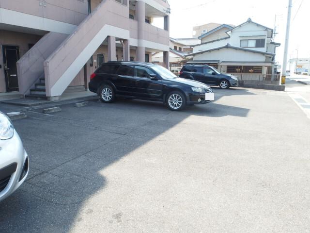 ハイメゾンあをい（102） 駐車場