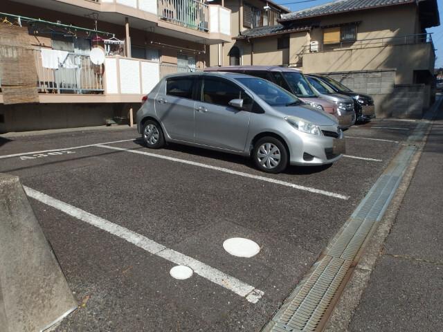 エクセレントハイツＡ（301） 駐車場
