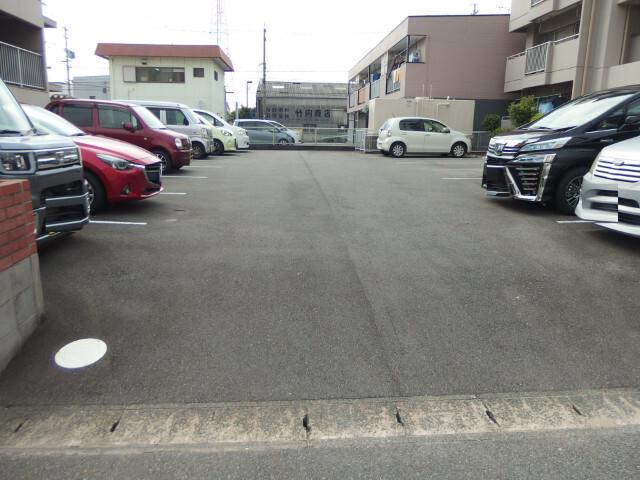 ハイツリッチモンドA棟・Ｂ棟（A303） 駐車場
