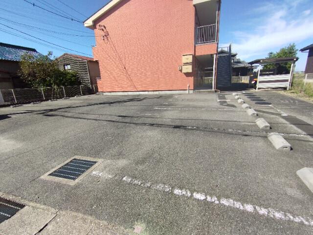カーサ占部（うらべ）（105） 駐車場