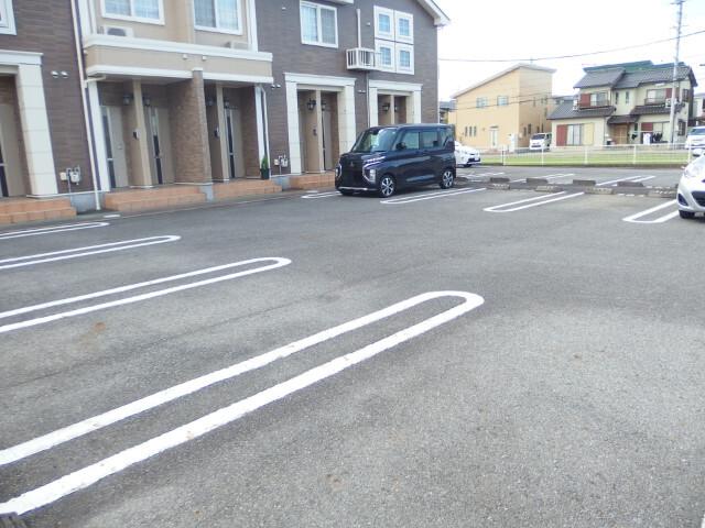 Ｊクレスト（201） 駐車場