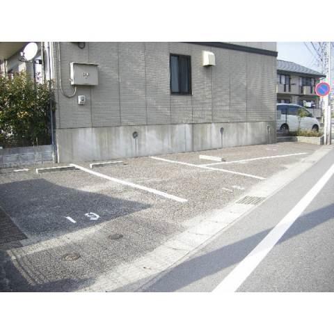 HKガーデンB（203） 駐車場