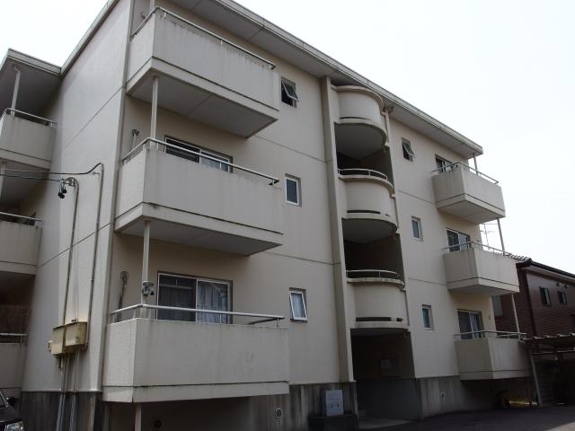 ロイヤルハウス上地（B-1） 外観