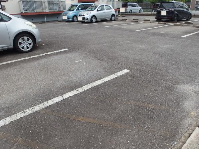 パークハウスあまの（501） 駐車場