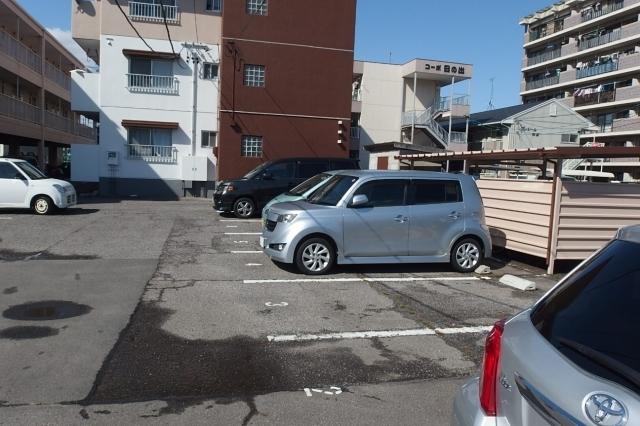 エステート伊奈（106） 駐車場
