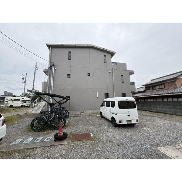 メゾネット３６（101） 駐車場