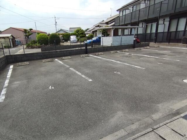 アンプルール　リーブル　さつき（201） 駐車場