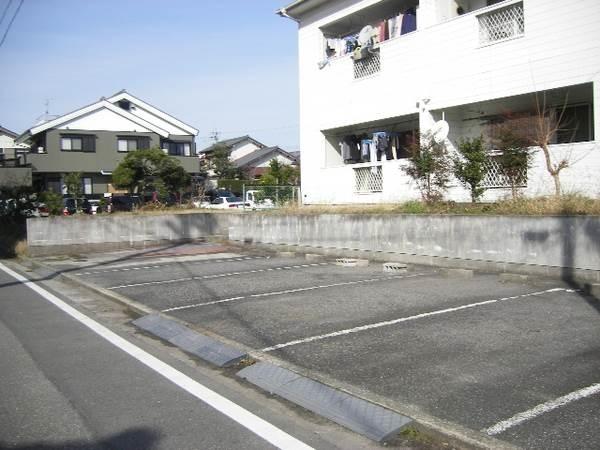 明和ハイツ（201） 駐車場