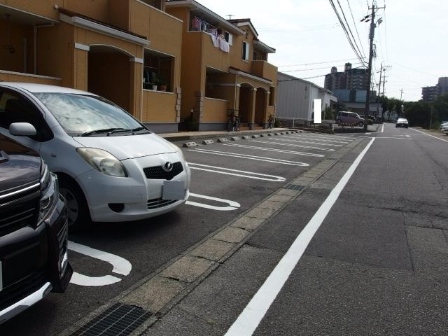 グリーンシティ竜美A（101） 駐車場