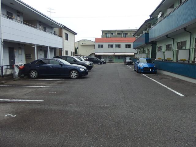 ラセーヌ柴田（1H） 駐車場