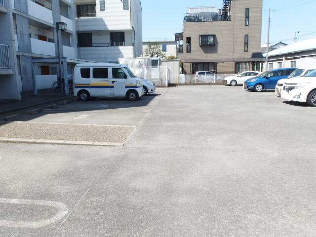 カーサベルジオーノ（202） 駐車場