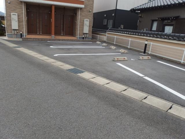 サーマイム福岡（202） 駐車場