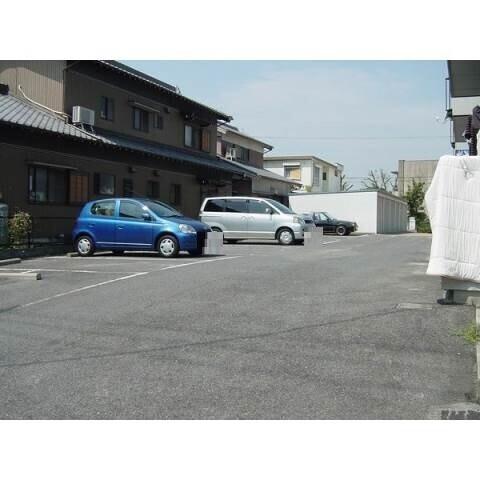 ゴールドバレー（202） 駐車場