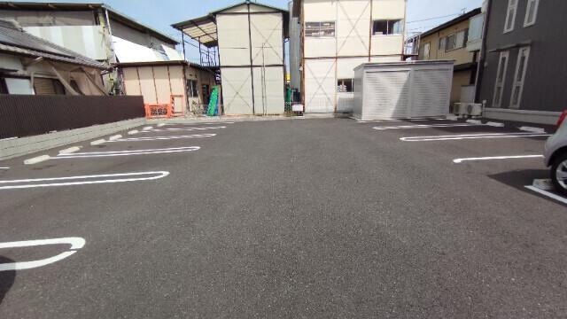 プリメーロ山七（202） 駐車場