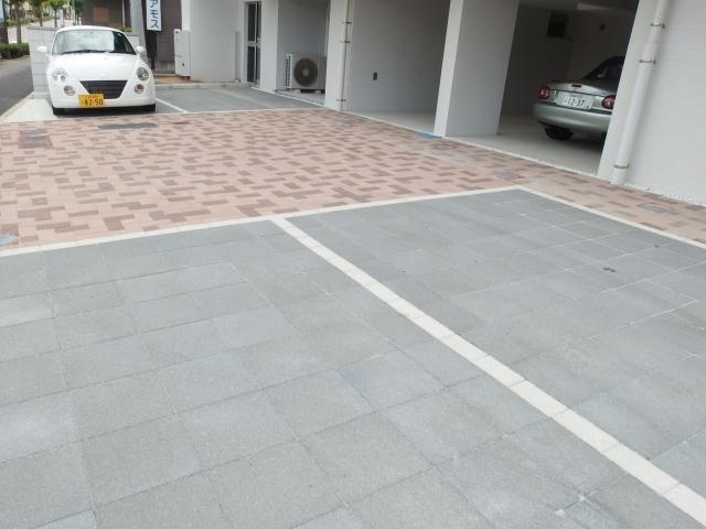 竜美丘Residence（2D） 駐車場