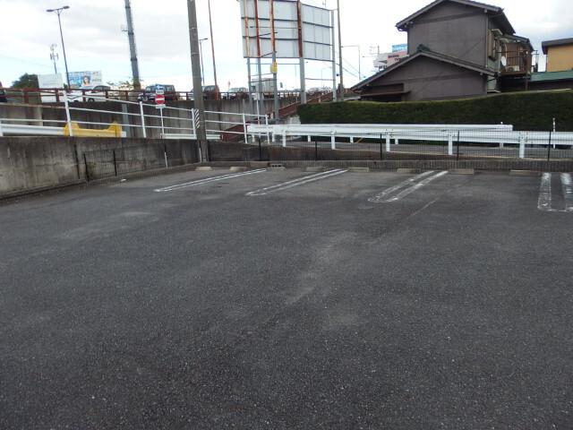 サニーパレス北野Ｃ（102） 駐車場