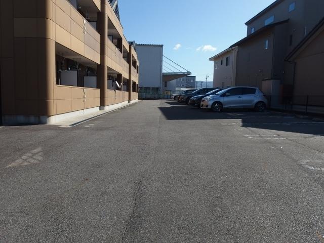 クレールスクエア（106） 駐車場