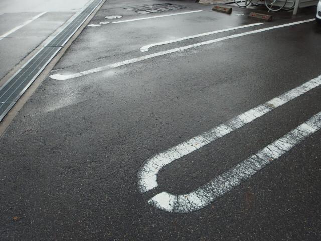 ファインヒル（301） 駐車場