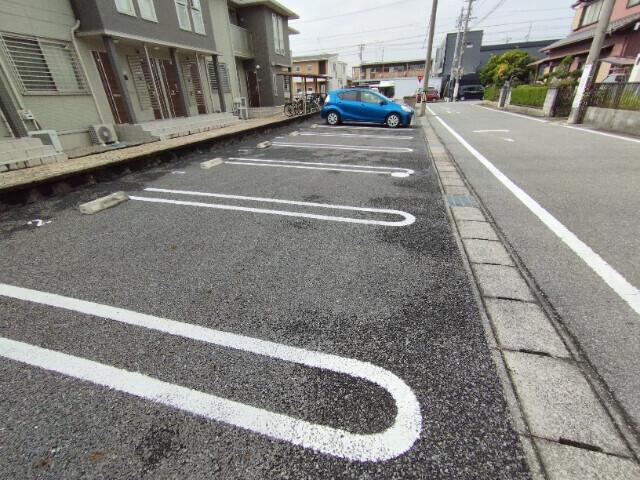 アルページュ（102） 駐車場
