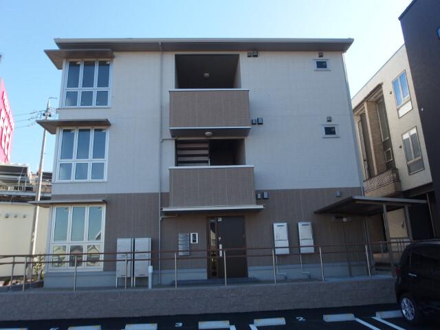 岡崎駅より徒歩10分 築4年8ヶ月 3階建の賃貸物件