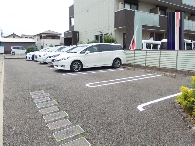 アムールYH（203） 駐車場