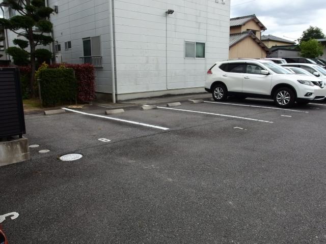 グリーンハイツ２（柱町）（106） 駐車場
