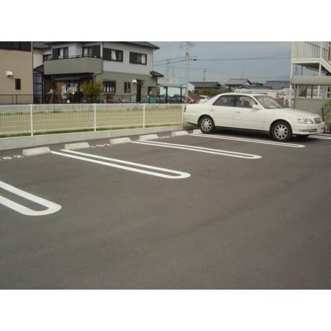 アビタシオン渡Ⅱ（103） 駐車場