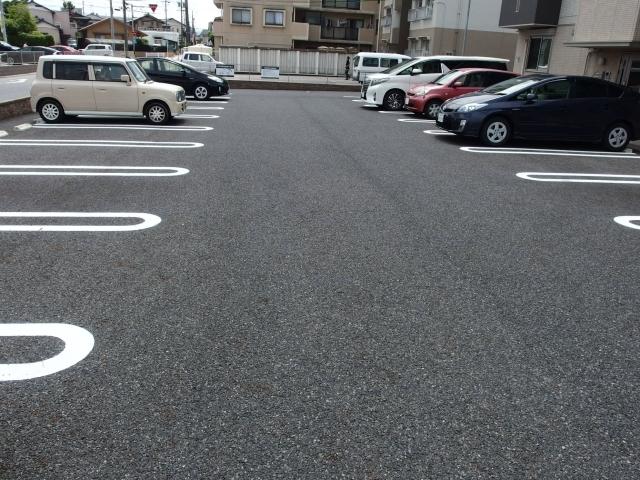 グランタスティエーラ（305） 駐車場