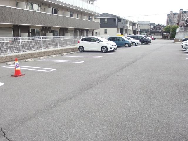 グリーンシティ竜美K（302） 駐車場